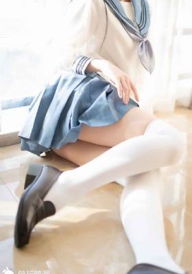 杨振宁携48岁翁帆度过102岁生日